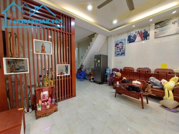 Bán nhà HXH Lâm Thị Hố, Tân Chánh Hiệ. Q12, 88m2, 3 tầng, ngạng 5m, hơn 3 tỷ.