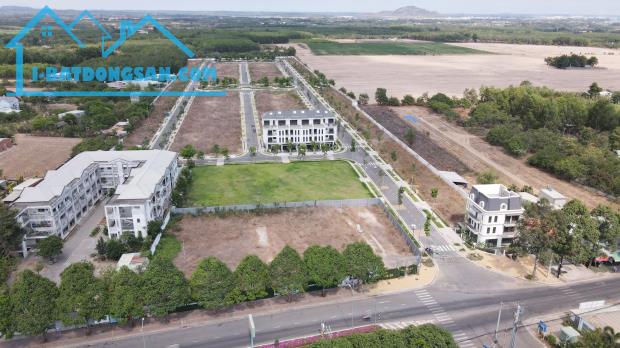 Nhà phố Phú Mỹ Estates 85m2(5*17) chỉ 4,2 tỷ (gồm VAT), 3 lầu +1tum, NH hỗ trợ LS ưu đãi