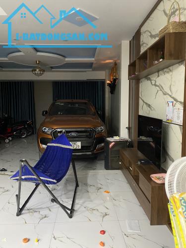 Giá chỉ còn 4 tỷ950. Nhà 2 lầu 1 tum KDC Bửu Hoà, Biên Hoà. Đường 2 oto. - 3