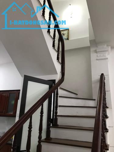 CC Cho thuê nhà gần ngõ 40 phố Cự Lộc, Thanh Xuân, Hà Nội. DT 50mx4 tầng, giá 12,5 - 3