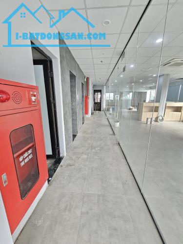 Bán Tòa Nhà  Văn Phòng Mặt  Phố Vũ Tông Phan DT 310m2 x 10 Tầng MT 11m