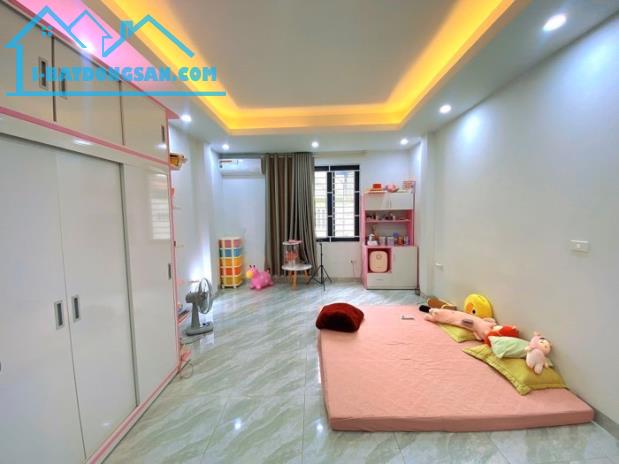 Siêu Phẩm Ngõ 28  Tứ Liên DT rộng gần 60m2 kèm theo1 sân rộng riêng dân xây 4 tầng chắc - 1