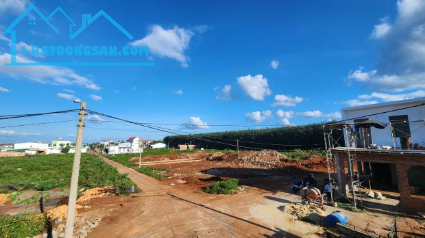Nhà mình cần bán lô đất cạnh trường mầm non Khu dân cư Phú Lộc Krông Năng - 2