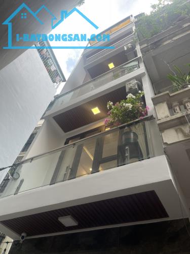 Bán nhà ngõ 8A phố Vũ Thạch, quận Đống Đa - Diện tích 44m2, 4 tầng, kinh doanh tốt, giá 12