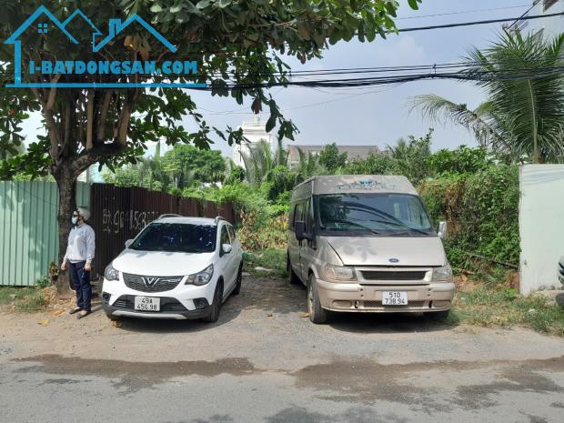 Lô đất mặt tiền đường 835 phú hữu DT 228m vị trí đẹp