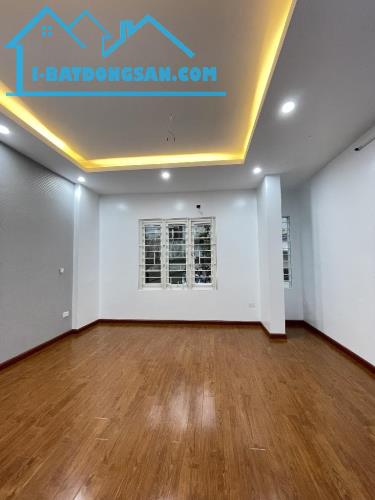 BÁN NHÀ ĐẸP PHAN ĐÌNH GIÓT , LA KHÊ 50m2, 5 tầng, ÔTô, Sát phố. Chỉ 5 tỷ 6