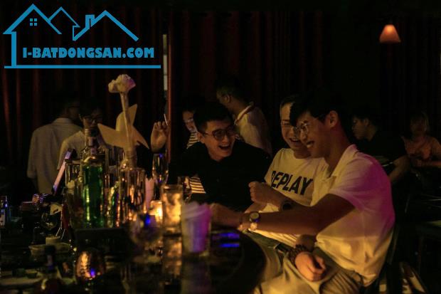 Cần Sang Nhượng Quán Cocktail Bar Siêu Đẹp Ở Hoàn Kiếm Hà Nội khu vực siêu đẹp phố cổ ăn - 3