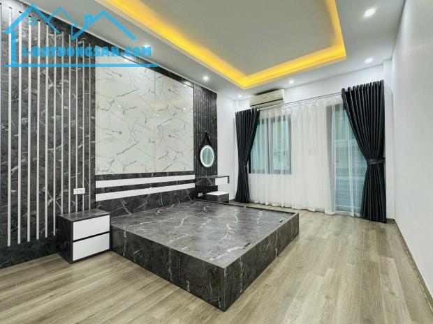 BÁN NHÀ HOÀNG QUỐC VIỆT, DT 27/36M2, MT 3.3M, 10M Ô TÔ, CHỈ 5.65 TỶ - 2