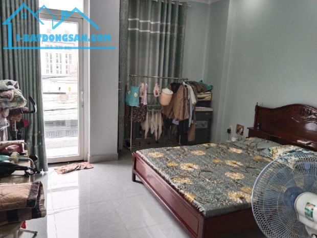 NHÀ 3 TẦNG HẺM XE HƠI 5m, 64m2 (4 X 16), 4PN, LÒ LU, TRƯỜNG THẠNH, QUẬN 9