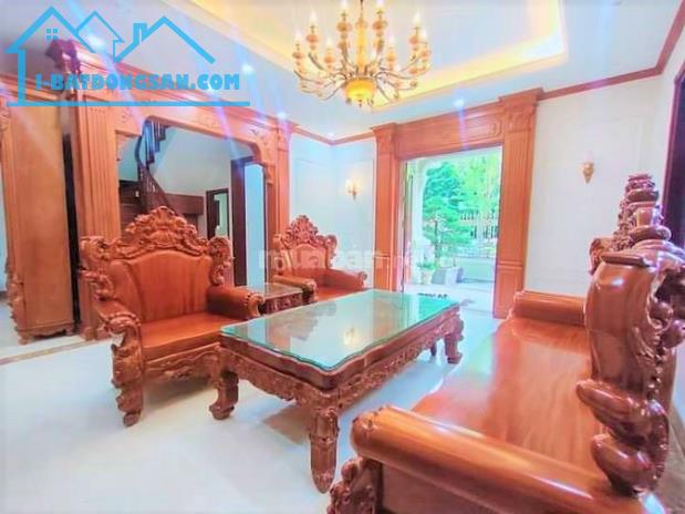 CẦN BÁN BIỆT THỰ SÂN VƯỜN KĐT YÊN HÒA, CẦU GIẤY : 330M2 - 4 TẦNG - MT 20M - 2