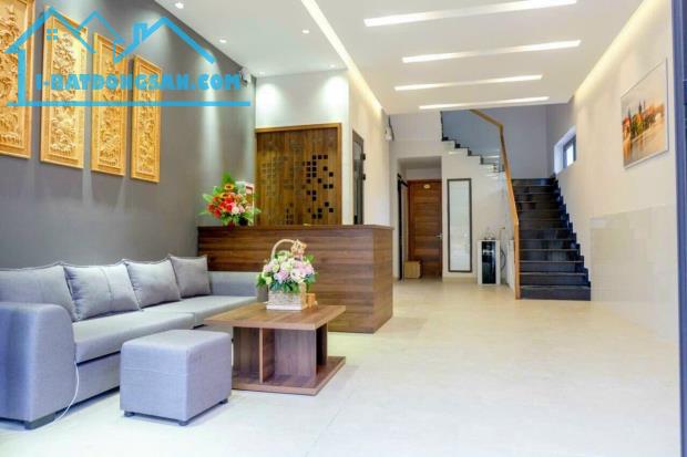 10.5 tỷ có ngay tòa CHDV cực đẹp tại SƠN TRÀ 100m2 x 4 tầng 7 CĂN STUDIO. Lh:0818282938