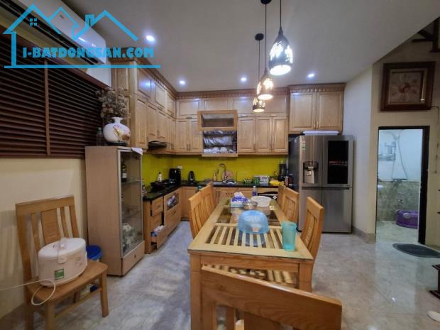 Bán nhà Hoàng Như Tiếp,Long Biên 4 tầng,91m2 full nội thất nhỉnh 14 tỷ - 2