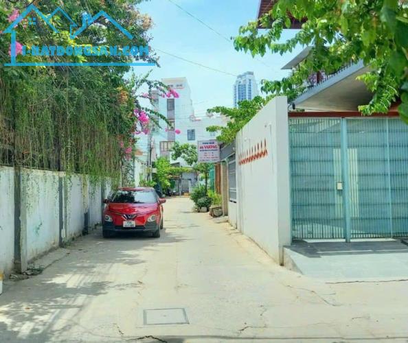 Nhà 2 tầng Vĩnh Hải, Nha Trang cách biển 800m