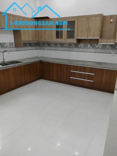 Bán nhà sát chợ Vườn Lài Q12, 60m2, 2 lầu, 4 Phòng ngủ, N5m, Đường 4m giá chỉ 4.x tỷ - 2