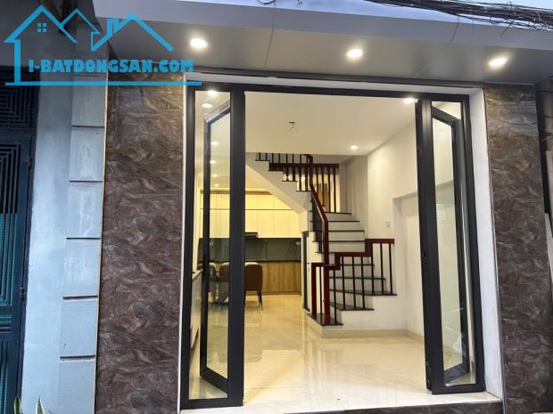 Nhà siêu đẹp, mua ở ngay, 4 tầng, 30m2, Ngô Gia Tự, Long Biên, ngõ ô tô, An sinh đỉnh