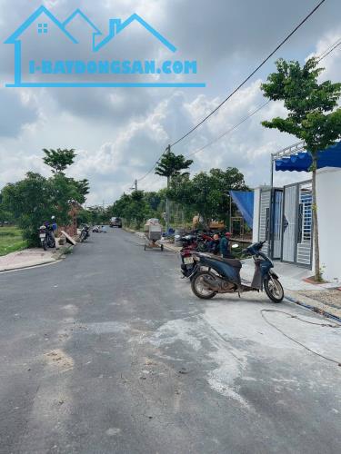 Nhà mới KENG XÀ BEN ngay trường TRỊNH HOÀI ĐỨC tại QL1A - 5