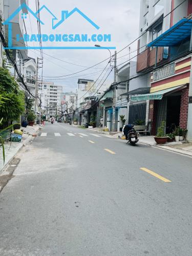 Nhà đường Oto 8m, Ngang 9x15 [HIẾM}, Cấp 4 - gần Trương Đình Hội, giá 5.6 tỷ - 2