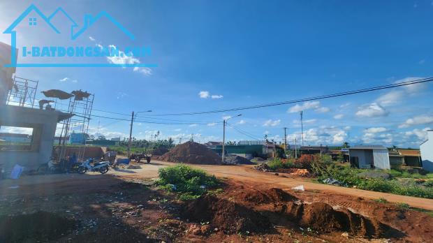 Bán đất đấu giá ngay ủy ban xã Phú Lộc - Krong Năng