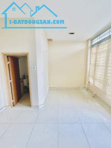 NGÃ 4 HÀNG XANH - HXH - NGANG 4,5M - NỞ HẬU - 4 TẦNG - CHỈ NHỈNH 6 TỶ - 3