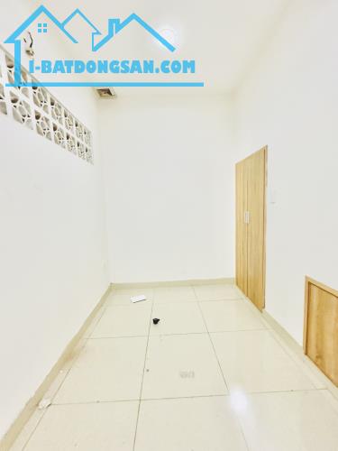 NGÃ 4 HÀNG XANH - HXH - NGANG 4,5M - NỞ HẬU - 4 TẦNG - CHỈ NHỈNH 6 TỶ