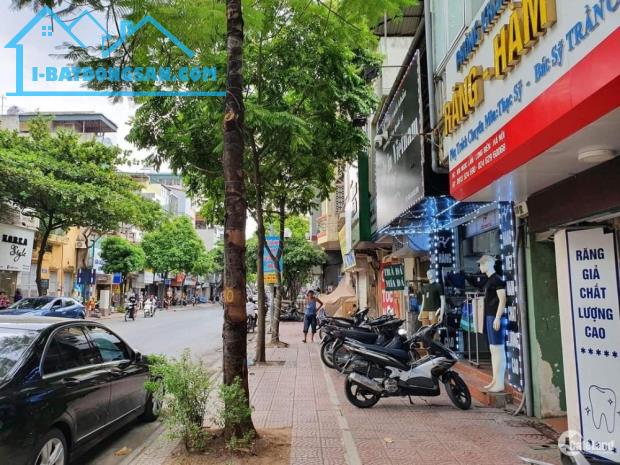 Bán gấp! nhà mặt phố Ngọc Lâm, vỉa hè rộng, kinh doanh, 69m2, nở hậu, chỉ 14.5 tỷ.