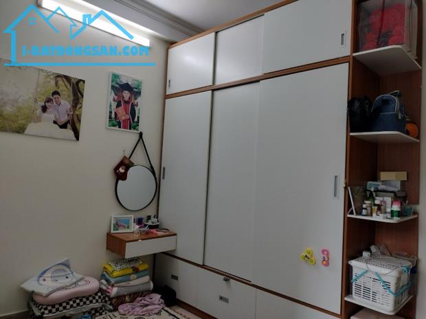 Cần Bán Gấp Nhà Dân Xây, Cổ Linh, Long Biên 43m2, 5T giá 8,1 tỷ (cam kết chuẩn)
