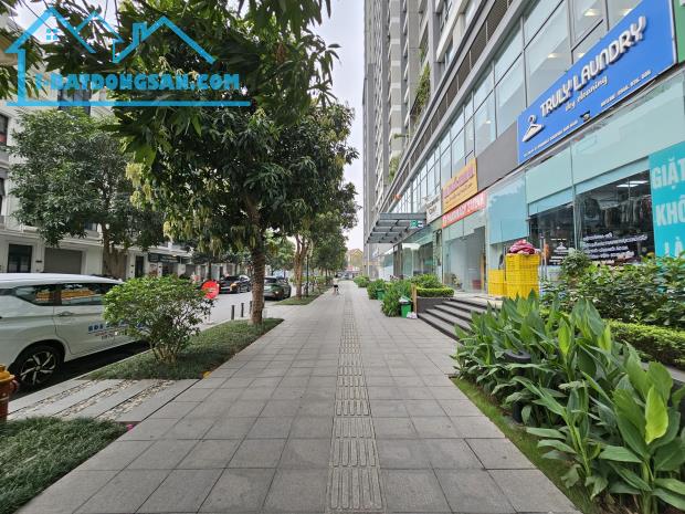 Bán CHCC Tòa A1 Vinhomes Gardenia mặt đường Hàm Nghi, DT 75m2 view Bể bơi - 4