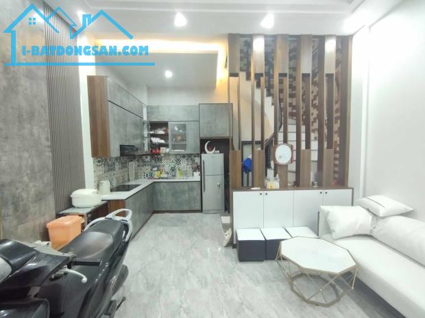 Nhà mặt ngõ 663 Trương Định, 75m2, mặt tiền 5m, ô tô thông, kinh doanh, sổ đỏ đẹp