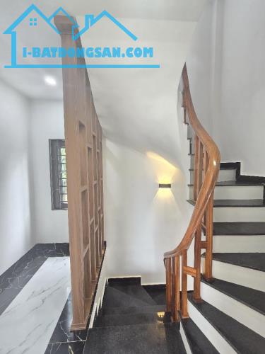 BÁN NHÀ NGŨ HIỆP THANH TRÌ 40M2 5TANG 4,1 tỏi 0815064878 - 1