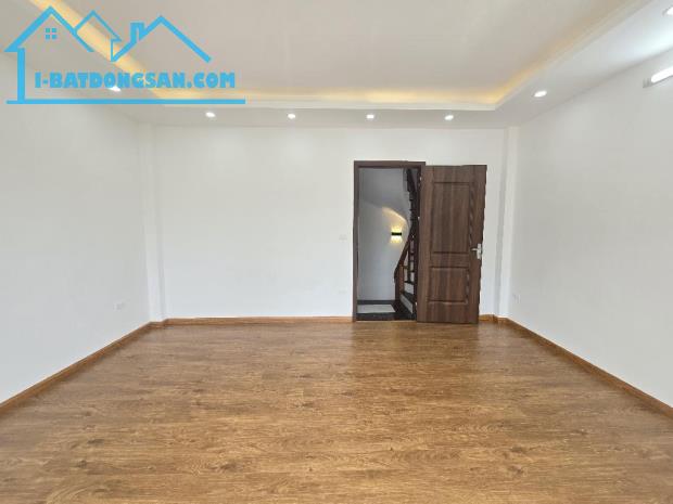 BÁN NHÀ NGŨ HIỆP THANH TRÌ 40M2 5TANG 4,1 tỏi 0815064878 - 3