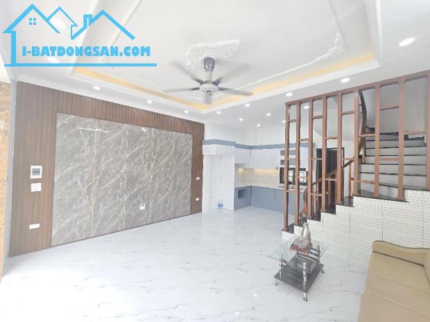 BÁN NHÀ NGŨ HIỆP THANH TRÌ 40M2 5TANG 4,1 tỏi 0815064878 - 4