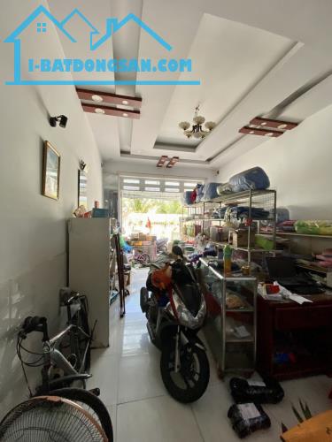 Bán nhà Bình Tân, đường Tỉnh lộ 10, 84m2 (4x21m), 1 lầu, hẻm 8m, nhỉnh 4,5 tỷ - 2