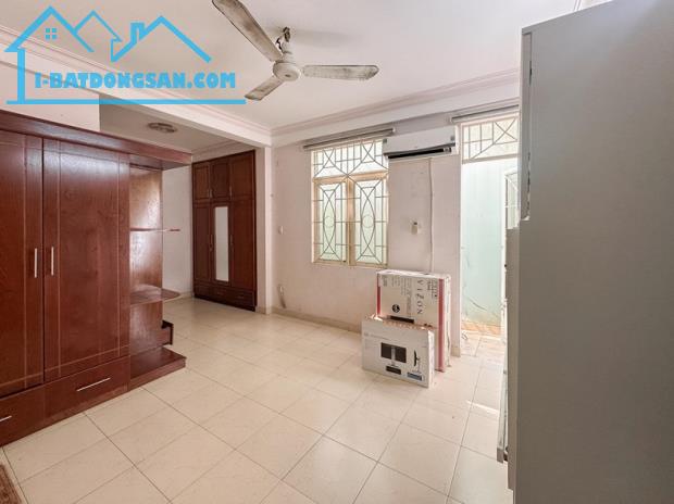 Bán nhà đường CMT8, P15, Quận 10, 73m2, 4 tầng, nở hậu L, chỉ 8.2 tỷ - 3