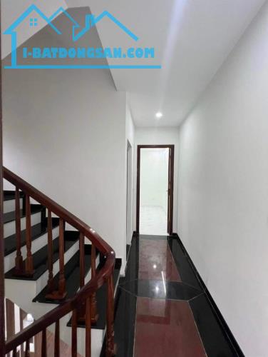 Bán nhà Di Trạch 31m2. Mặt tiền rộng vuông thửa. Bán kính 250m đến chợ, trường học 3 cấp - 3