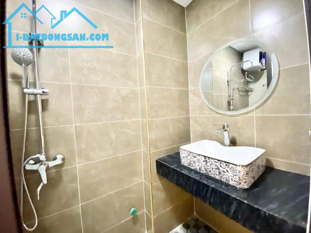 Bán nhà Di Trạch 31m2. Mặt tiền rộng vuông thửa. Bán kính 250m đến chợ, trường học 3 cấp - 4