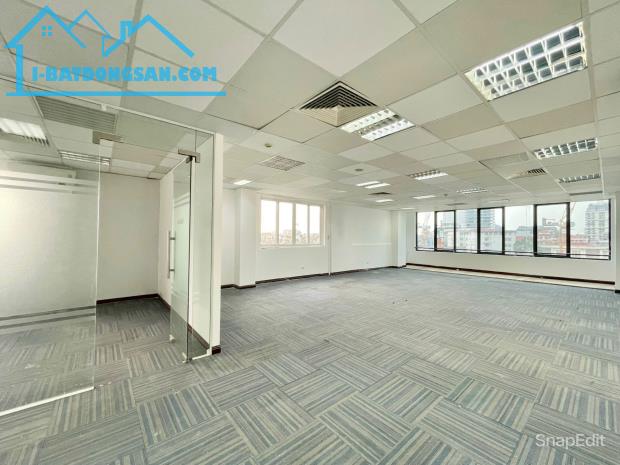 Cho thuê Văn phòng đẹp 120m2, 200m2 mặt phố Nguyễn Du, Quận Hai Bà Trưng, HN. T01/2025.