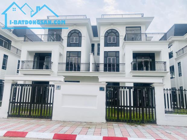 Chuyển nhượng biệt thự song lập gần trường học, diện tích 300m2, chỉ 5x triệu /m2 đất. - 3