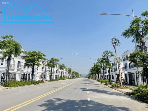 Chuyển nhượng biệt thự song lập gần trường học, diện tích 300m2, chỉ 5x triệu /m2 đất. - 5