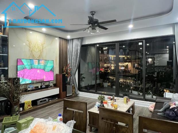 BIỆT THỰ NHÀ VƯỜN 69M2,GIÁ LOANH QUANH 16TỈ,THIẾT KẾ ĐẸP,THANG MÁY,VỊ TRÍ ĐẮC ĐỊA - 1