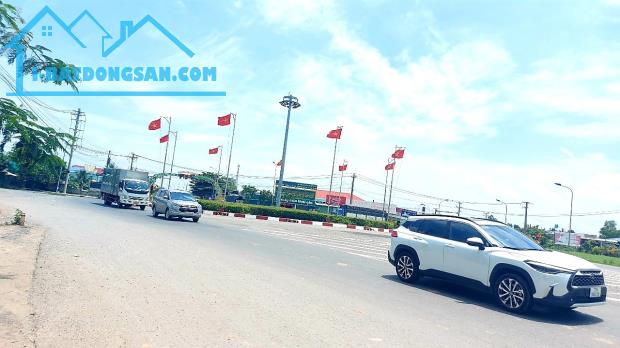 Bán đất 26x50m giá rẻ 2 tỷ 500 triệu  xã Tân Phú , Huyện Đức Hòa, Long An Lh: 0786 7978 99