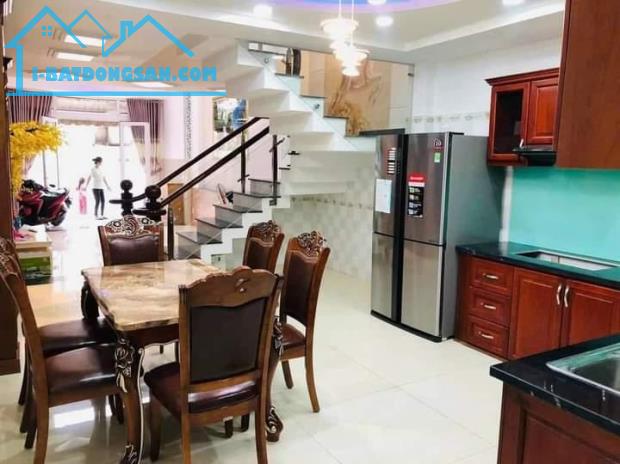 Đường Xe Hơi Tránh gần chợ Phạm Văn Bạch Tân Bình DT4,2x17 x4 Tầng Chỉ 7,x tỷ