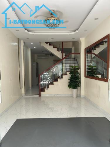 ĐẸP RẺ nhà Dịch Vọng 40 m2, oto 7 chỗ đỗ cửa, GIÁ NGON chỉ nhỉnh 7 tỷ - 3