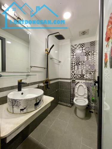 ĐẸP RẺ nhà Dịch Vọng 40 m2, oto 7 chỗ đỗ cửa, GIÁ NGON chỉ nhỉnh 7 tỷ - 2