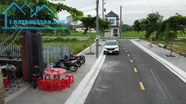 CHỦ CẮT LỖ BÁN GẤP NỀN GÓC 2 MẶT TIỀN RẤT ĐẸP TẠI VÒNG XOAY BÀ RỊA COOPMART GIÁ 1 TỶ - 1