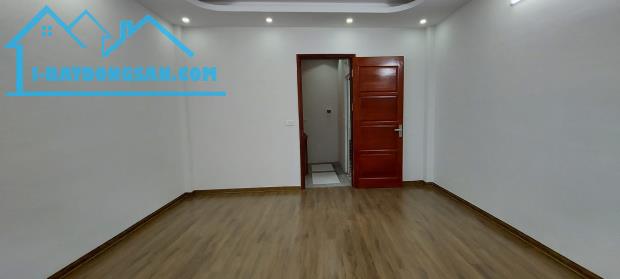 BÁN NHÀ LÔ GÓC, PHÂN LÔ ĐỒNG BỘ PHỐ QUANG LÃM, Ô TÔ, 5M RA PHỐ 35M2 CHỈ HƠN 3 TỶ - 5