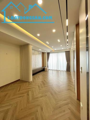 Bán Nhà Nguyễn Văn Cừ, Long Biên 40m2, 6 Tầng, Gara, Thang Máy - Ô Tô Dừng đỗ - 13.28 Tỷ - 4