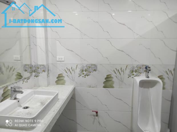 Toà văn phòng khủng gần sát phố Xã Đàn - thông số vàng, mặt tiền khủng, sổ nở hậu