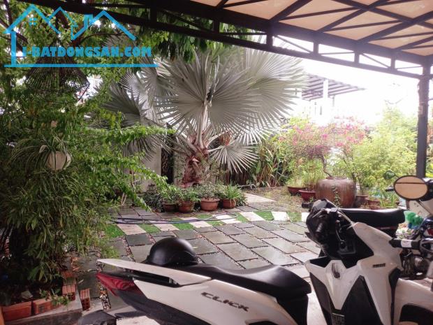 BÁN VILLA ĐẲNG CẤP - VÍA CHỦ CỰC VƯỢNG - NHƯỢNG LẠI CHỈ 15,9 TỶ. - 1