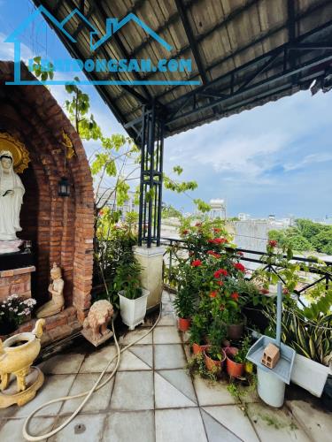 Bán Biệt Thự sân vườn 3 Tầng cực Chất, Trần Văn Mười già chỉ 5.95 tỷ.