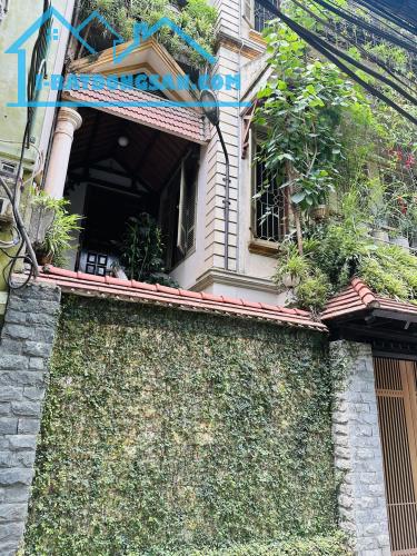 Trung tâm Ba Đình, nhà dân xây cực tâm huyết, lô góc 2 thoáng, view hồ, oto 7 chỗ vào nhà